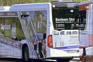 Kinder im Bus gefangen: Hitzköpfiger Busfahrer lässt Schüler nicht aussteigen