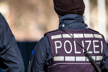 Dresden: Polizei stellt mutmaßliche Drogenhändler und vollstreckt Haftbefehle in der Neustadt