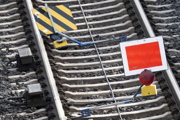 Probleme bei Bauarbeiten: Diese Bahnstrecke in Sachsen bleibt länger voll gesperrt