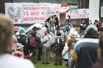 Pro-Palästina-Protest in Berlin: Aktivisten besetzen Innenhof der Freien Universität
