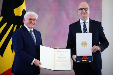 Bundesverdienstkreuz: Steinmeier zeichnet auch Woidke aus