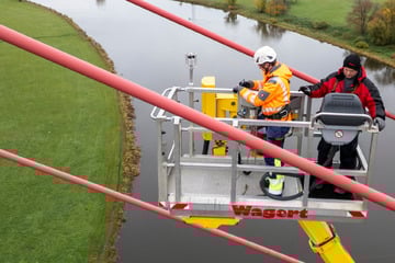 Dresden: Schrägseilbrücke in Dresden dicht: Ingenieure prüfen Bauwerk und stoßen auf Problem