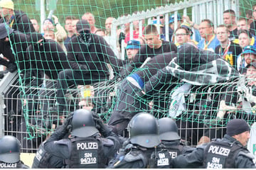 Leipzig: Stress schon vor brisantem Stadtderby: Lok-Fans prügeln auf Chemiker ein