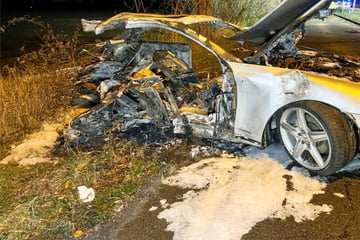 17-Jährige stirbt bei Horror-Crash: Lieferte Mercedes-Fahrer sich ein Rennen?