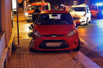 Vollsperrung nach Kreuzungs-Crash in Chemnitz