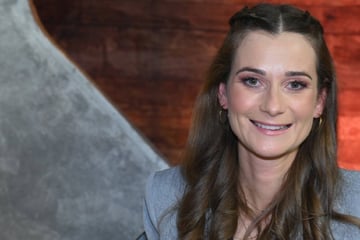 Feuer im TV-Studio: Moderatorin rennt geistesgegenwärtig weg