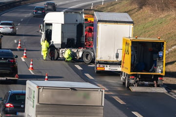 Unfall A3: Rutschgefahr auf A3: Polizei warnt vor Diesel auf der Fahrbahn