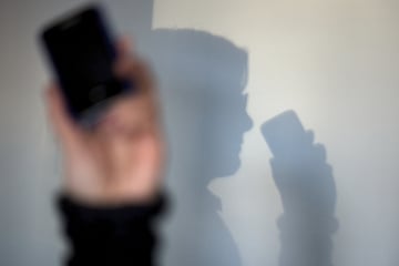 Dresden: Radebeulerin per Videotelefonat abgezockt: Frau fällt auf falschen Bankmitarbeiter herein