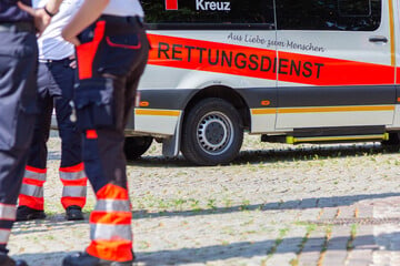 Messerattacke: Passanten machen schockierende Entdeckung: Blutüberströmter Mann liegt vor Parkhaus