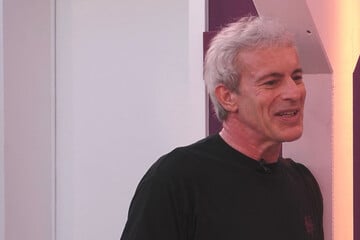 Promi Big Brother: Gedeon Burkhard packt über Dreiecksbeziehung aus: "Lieben uns alle untereinander"
