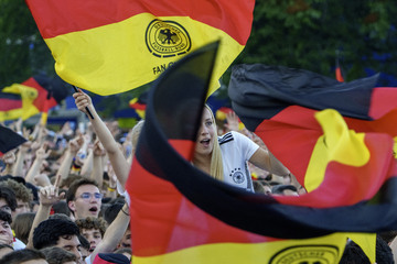 Deutschland-Spiel am Sonntag: So wird das Wetter in NRW - das sollte man beim Public Viewing beachten