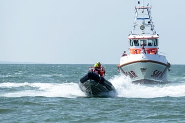 Angler in Lebensgefahr: Tödlicher Strudel zieht Mann immer wieder ins Meer