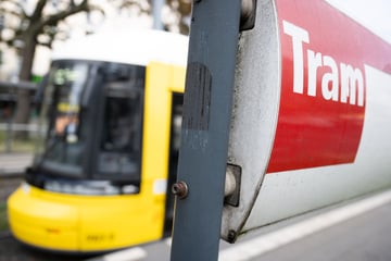20-Jährige in Pankow von Tram erfasst