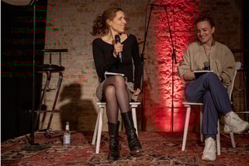 Dresden: Im ehemaligen Testzentrum: Satire-Abend über Corona-Pandemie bricht Tabus