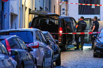Ehepaar von eigenem Transporter überrollt: Frau stirbt noch vor Ort