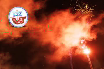 Neunjähriger bei Pyro-Unglück schwer verletzt: Täter kann nicht identifiziert werden