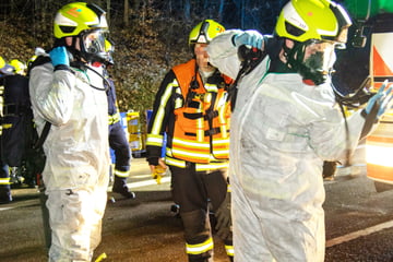 Unfall A7: Sattelzug nach Unfall umgekippt: Vollsperrung und Stau auf A7