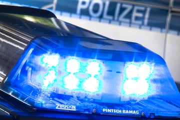 Chemnitz: Über gekipptes Fenster: Stuhl in Restaurant auf Kaßberg in Chemnitz angezündet