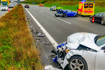 Unfall A8: Schwerer Unfall zwischen Audi, Nissan und Lkw auf A8: Drei Verletzte!