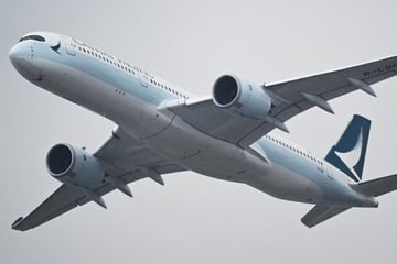 Passagiere krachen gegen die Kabinendecke: Zehn Verletzte bei heftigen Turbulenzen