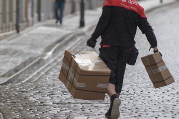 Paketzusteller vor Weihnachten an der Belastungsgrenze: "Kann sich vor Arbeit kaum retten"