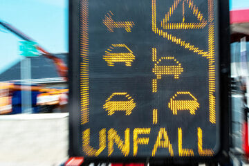 Unfall A4: Vollsperrung! A4 bei Chemnitz nach Unfall dicht