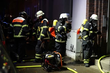 Hamburg: Feuer in Mehrfamilienhaus: Zehn Verletzte, darunter sieben Kinder!