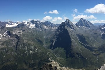 Deutsche Kletterin stirbt bei Sturz in den Alpen