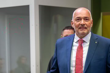 Richter verliert Geduld: Ex-CDU-Abgeordneter Axel Fischer in Klinik festgenommen