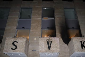 Anschlag auf russisches Kulturzentrum: Mehrere Molotowcocktails aufs Gebäude geworfen