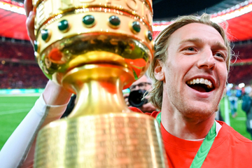 "Endlich Ti**en": RB-Leipzig-Star Emil Forsberg bringt kurioses Shirt raus