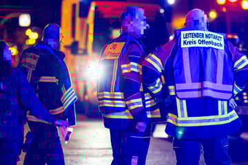 Streit in Linienbus eskaliert zu Schlägerei: Sechs Verletzte in Kliniken gebracht