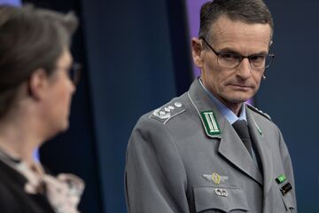 Militärische Kapazität Deutschlands: Thüringer Kommandeur bringt Golf-I-Vergleich!