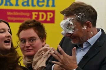 Schaumwerferin soll sich bei Lindner entschuldigen: "Ganz schlimmes Symbol"