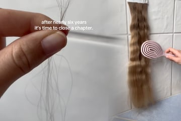 Frau sammelt über fünf Jahre ihre Haare aus der Dusche: Was dann passiert, macht viele traurig