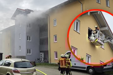 Feuer in Mehrfamilienhaus: Sechs Bewohner verletzt