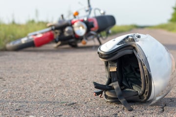 Mercedes kracht in Simson: Teenie schwer verletzt