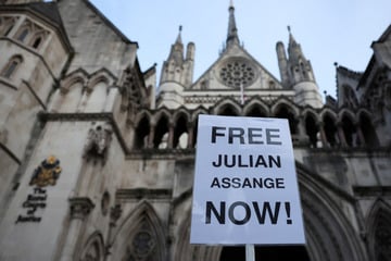 Julian Assange: UK court to hear final appeal against extradition to US
