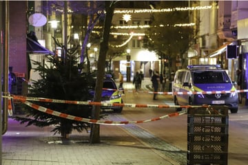 Messerattacke: Eine verletzte Person nach Gewalttat auf offener Straße: Polizei hält sich bedeckt
