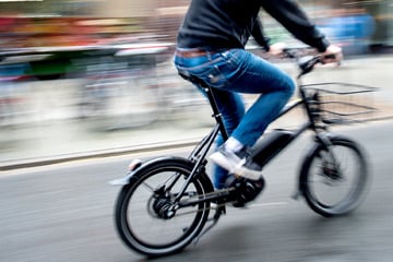 Unfallflucht in Welzheim: Radfahrer erfasst Zweijährigen und haut ab