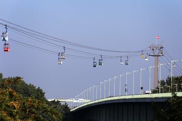 Zu vergünstigten Preisen: Darum fährt die Kölner Seilbahn an diesem Wochenende nachts