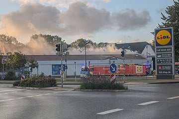 Feuer-Drama auf Rügen: Lidl-Markt steht komplett in Flammen