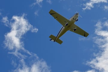 Drei Tote bei Absturz von Kleinflugzeug: In der Luft entzündet?