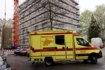 Chemnitz: Schwerer Arbeitsunfall in Chemnitz: Bauarbeiter von Gerüst gestürzt