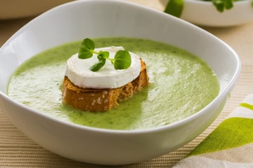 Kressesuppe: Einfaches Rezept für die cremige, pikante Suppe