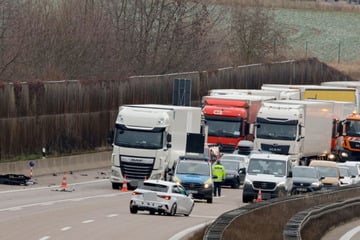 Unfall A4: Glätteunfall sorgt für Vollsperrung auf A4 bei Chemnitz
