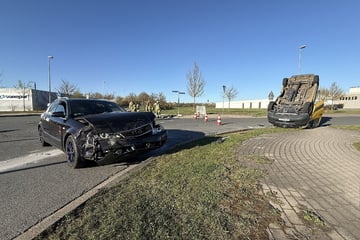 Fahranfänger nimmt Frau mit zwei Kindern die Vorfahrt