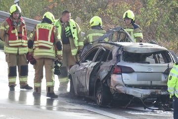 Leipzig: Feuerwehreinsatz auf der A38: Opel geht plötzlich in Flammen auf