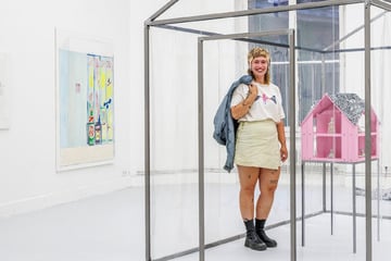 Dresden: Krabbel-Tische und Selbstmal-Emojis: Diplomausstellung an Dresdner Kunsthochschule