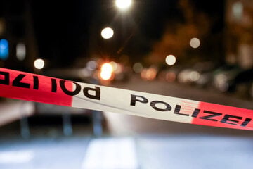Mysteriöser Schockfund in Sachsen: Mann fast tot auf Straße entdeckt